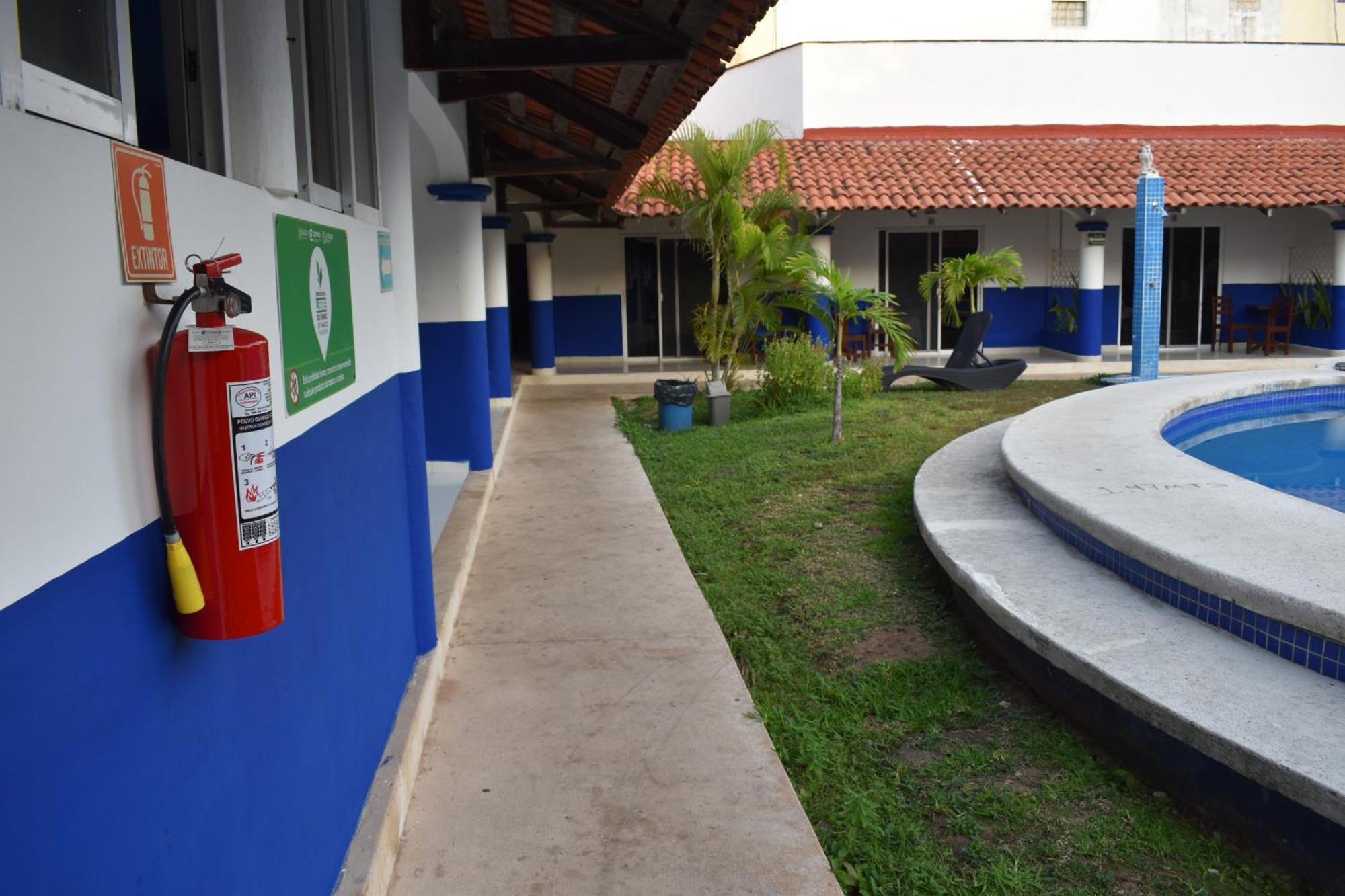 Hotel Plaza Almendros, Isla Mujeres Buitenkant foto