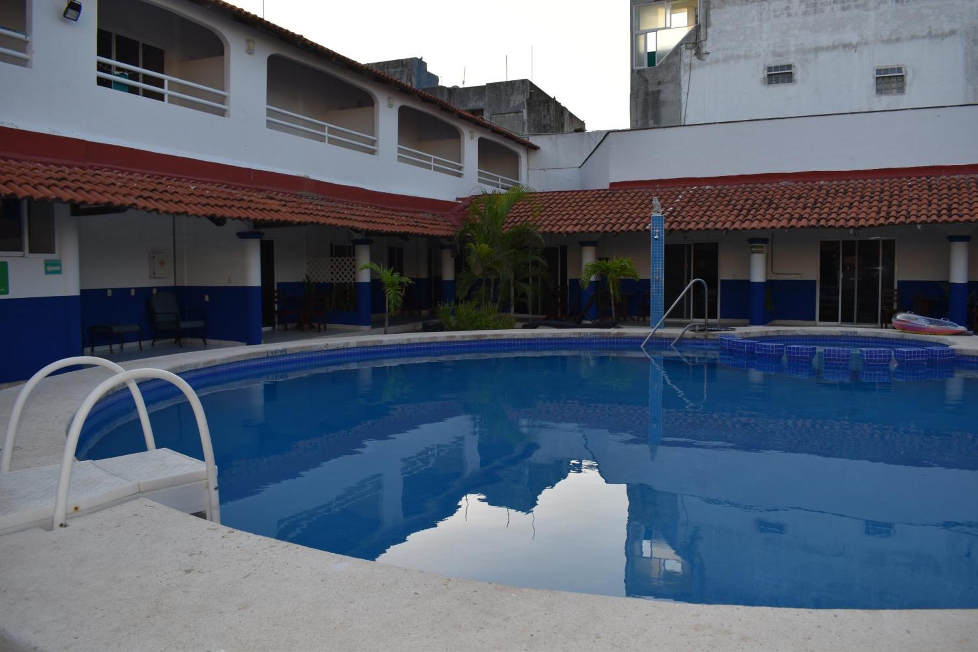Hotel Plaza Almendros, Isla Mujeres Buitenkant foto